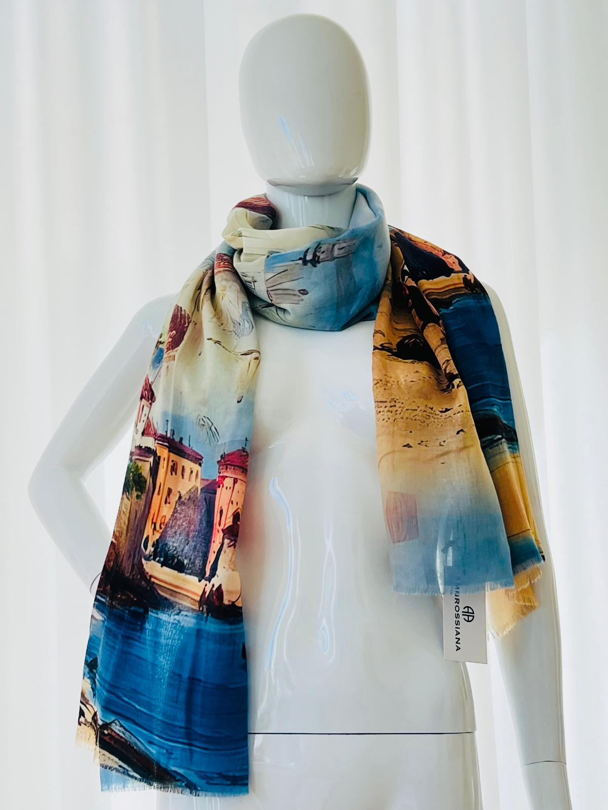 Modischer und eleganter Schal mit italienischem Charakter, aus hochwertiger Viscose, in leuchtenden Farben und elegantem Design.